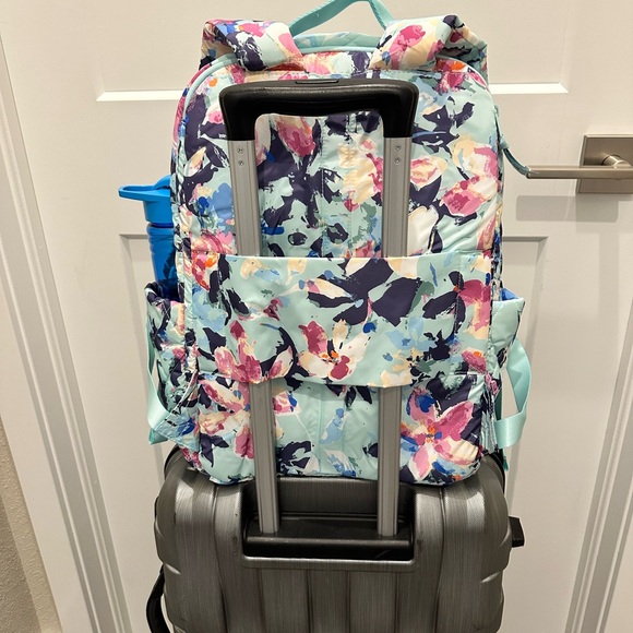 Vera Bradley Ultralight Essential Large Backpack NWT main image 8
